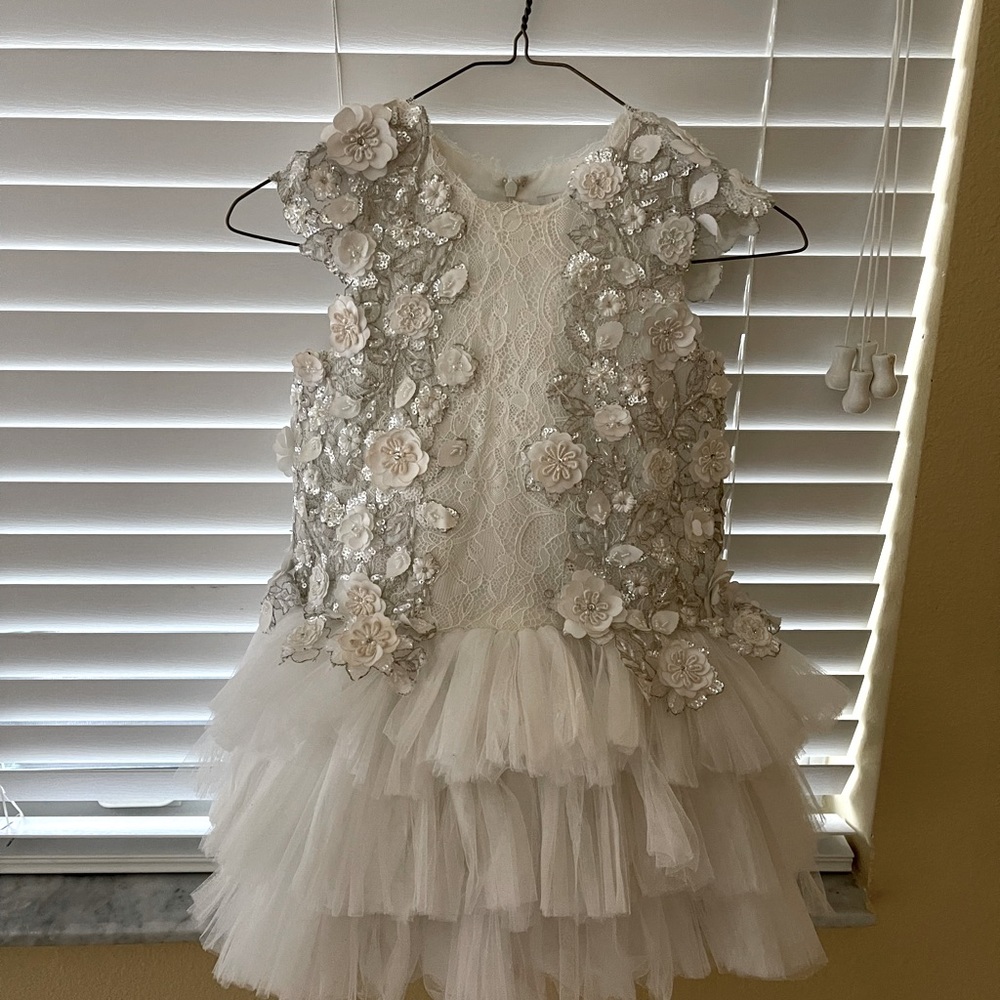 Girls dress